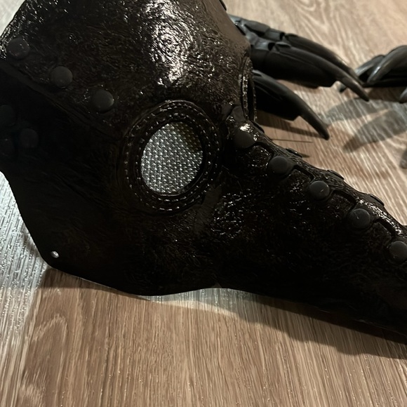 Mask and Claw Gloves Costume Adult Large - Picture 3 of 3